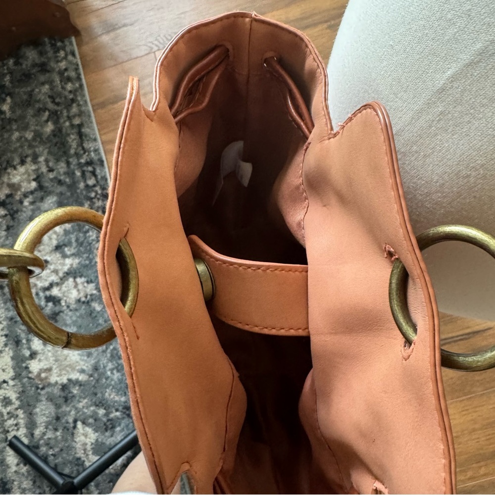 Universal Thread Brown Faux Leather‎ Bucket Crossbody Purse - Picture 5 of 7